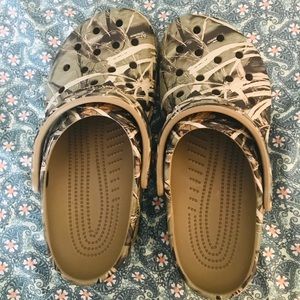 Camo crocs